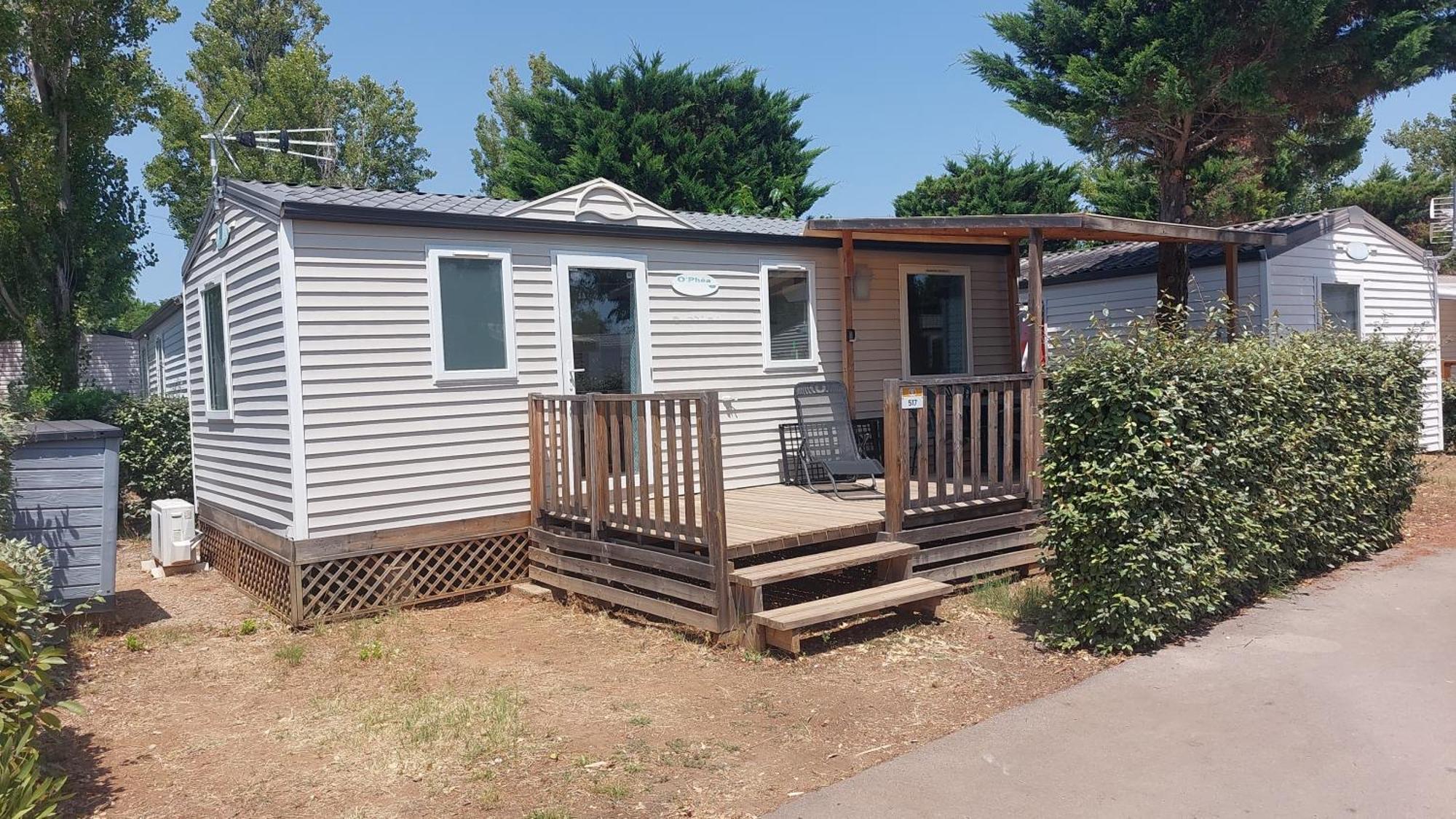Camping Tohapi Les Salins Вик-Ла-Гардиол Екстериор снимка